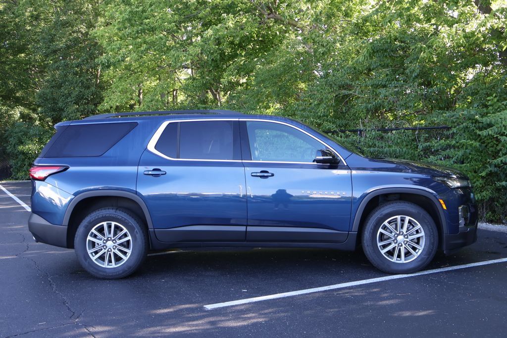 Certified 2023 Chevrolet Traverse LT FWD image 11