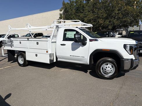 New 2026 GMC Sierra 3500 Pro AWD/4WD image 4