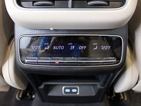 Used 2026 Mercedes-Benz GLS 580 4MATIC image 36