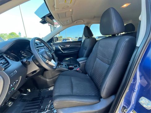 Used 2020 Nissan Rogue SV FWD image 9