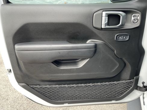 Used 2024 Jeep Wrangler Unlimited Rubicon w/ Convenience Group image 15