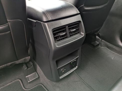 Used 2022 Ford Edge Titanium image 25