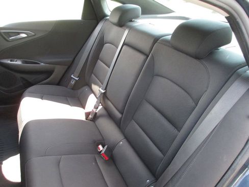 Used 2020 Chevrolet Malibu LT image 17