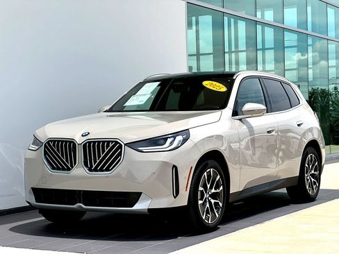 Certified 2025 BMW X3 xDrive30i AWD/4WD image 9