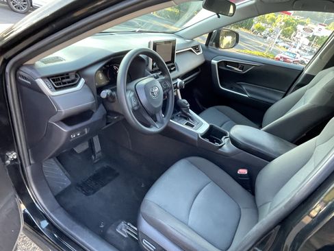 Certified 2024 Toyota RAV4 XLE AWD/4WD image 9