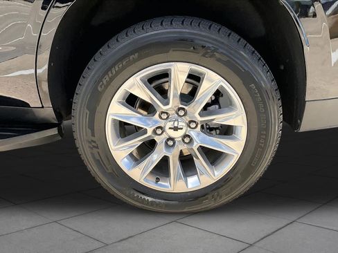 Used 2025 Chevrolet Tahoe Premier RWD image 11