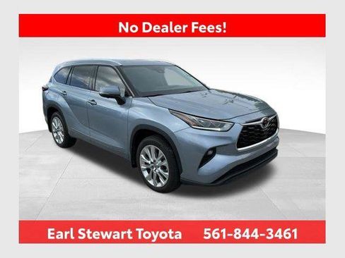 Certified 2024 Toyota Highlander Limited FWD image 1