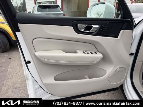 Used 2022 Volvo XC60 T8 Inscription w/ Advanced Package image 24