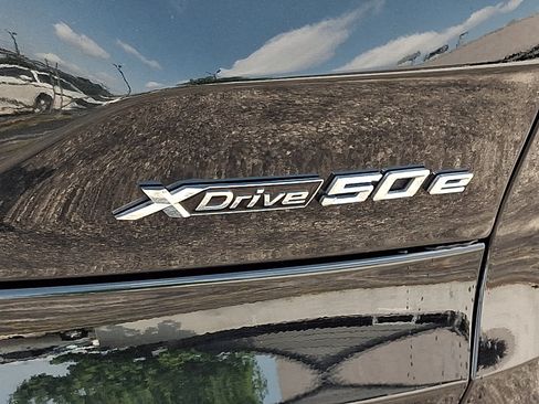 Used 2025 BMW X5 xDrive50e AWD/4WD image 17