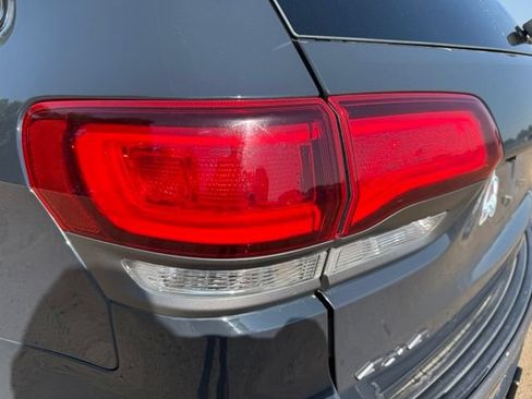 Used 2017 Jeep Grand Cherokee Trailhawk w/ Trailhawk Luxury Group AWD/4WD image 13