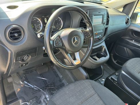 Used 2020 Mercedes-Benz Metris image 15