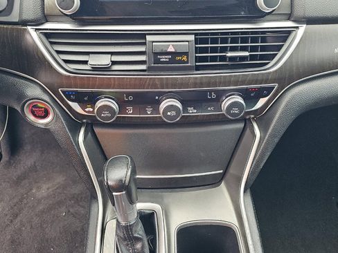 Used 2018 Honda Accord Touring image 10