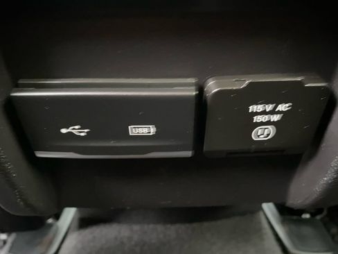 Used 2020 Jeep Cherokee Trailhawk w/ Cold Weather Group AWD/4WD image 35