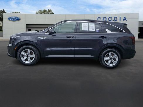 Used 2025 Kia Sorento LX FWD image 7