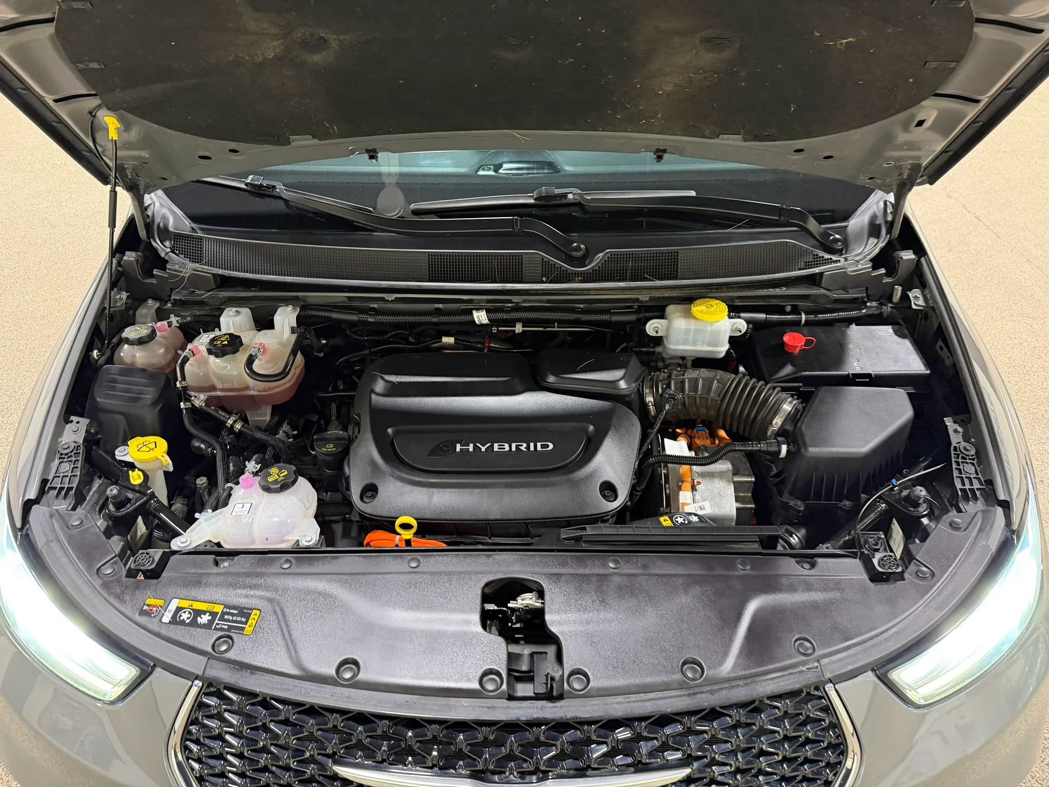 Used 2023 Chrysler Pacifica Touring-L FWD image 57