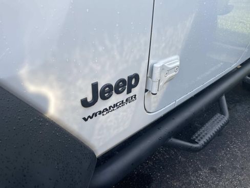 Used 2022 Jeep Wrangler Unlimited Sport AWD/4WD image 7