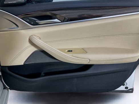 Used 2021 BMW 530i image 33