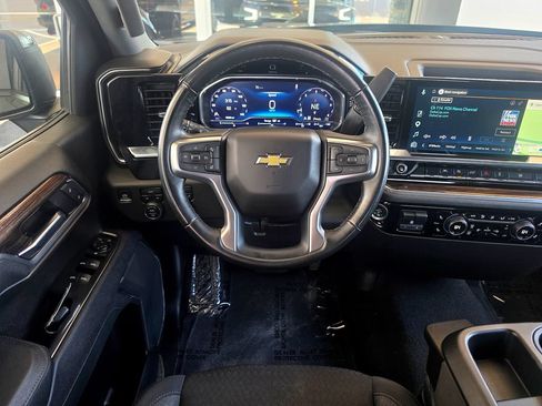 Used 2025 Chevrolet Silverado 1500 LT AWD/4WD image 18