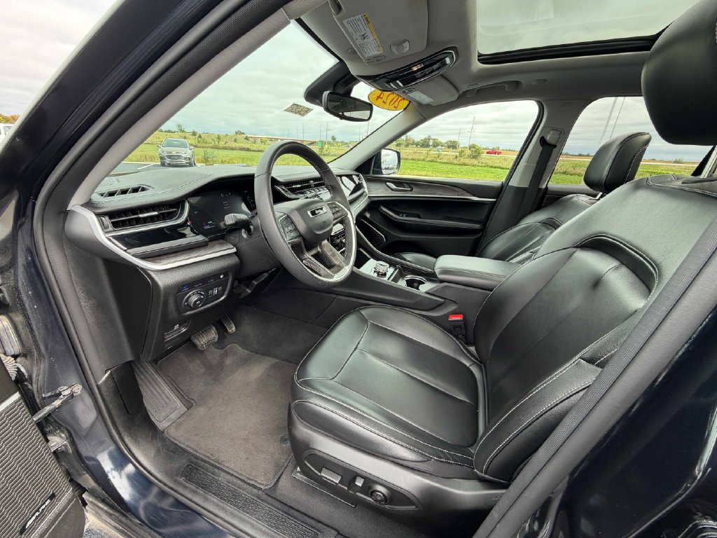 Used 2024 Jeep Grand Cherokee Limited 4xe AWD/4WD image 17