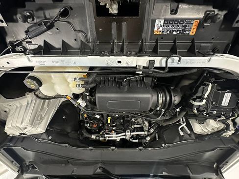 Used 2022 Ford Explorer XLT w/ Equipment Group 202A AWD/4WD image 44