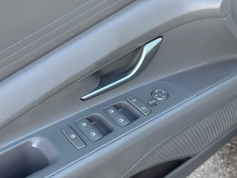 Used 2024 Hyundai Elantra SEL FWD image 22