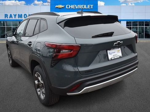 New 2026 Chevrolet Trax LT w/ LPO, Blackout Package image 6