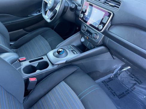 Used 2023 Nissan Leaf S image 16