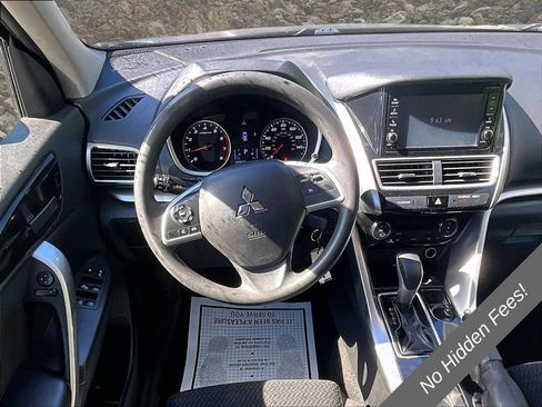 Used 2020 Mitsubishi Eclipse Cross ES FWD image 4