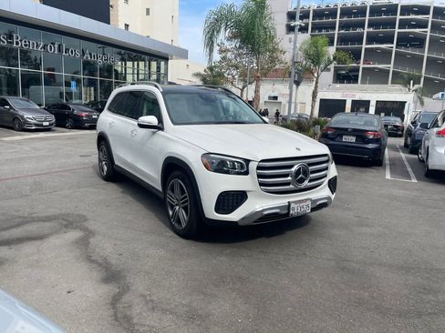 Used 2024 Mercedes-Benz GLS 450 4MATIC image 2