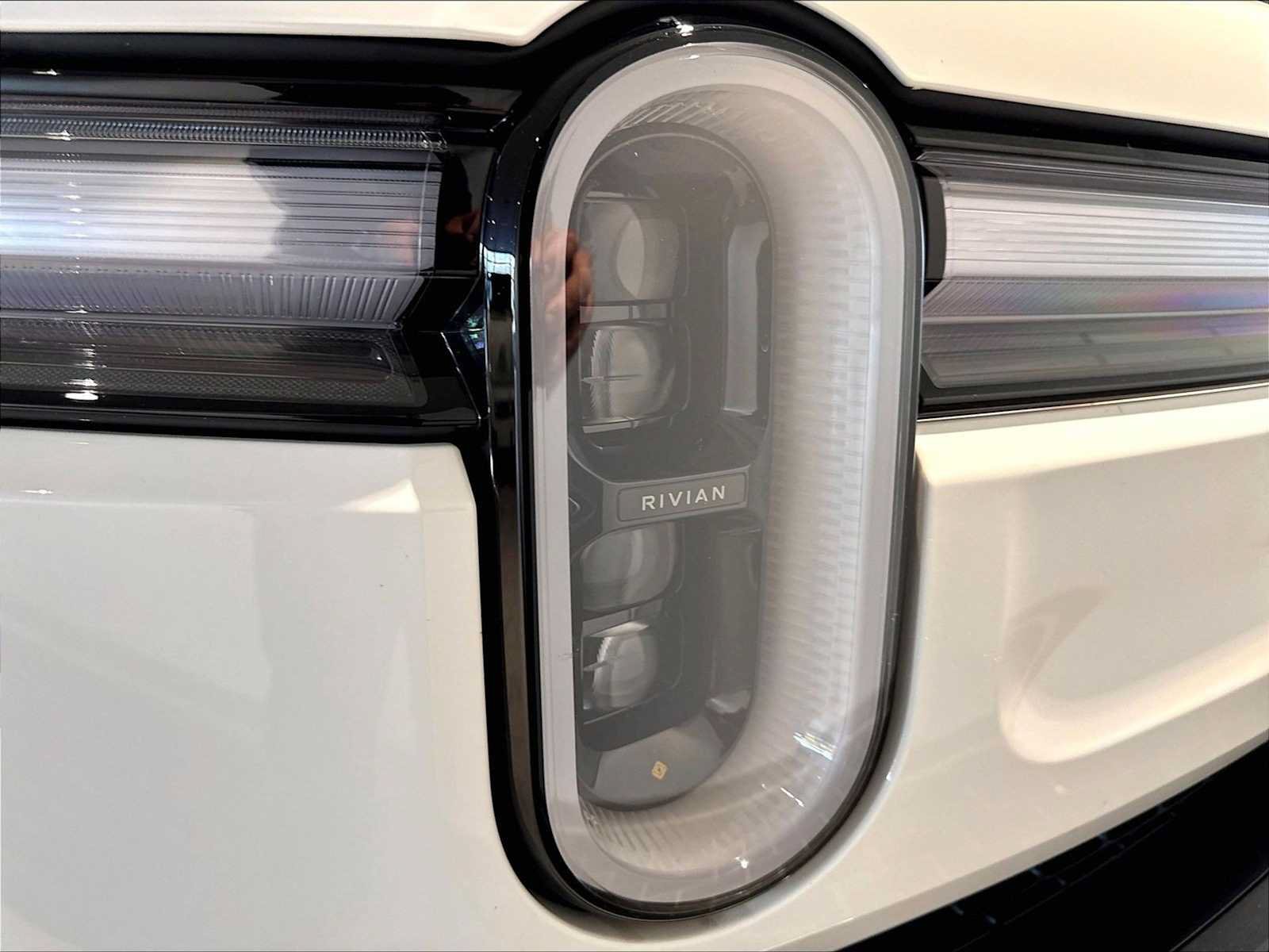 Used 2026 Rivian R1S Adventure Dual AWD/4WD image 16