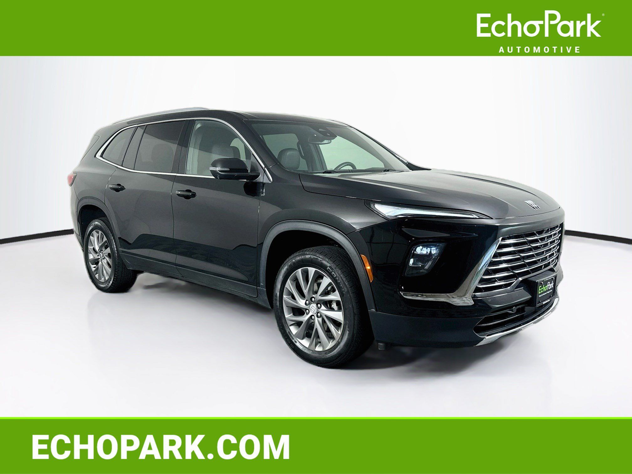 Used 2025 Buick Enclave Preferred FWD image 1