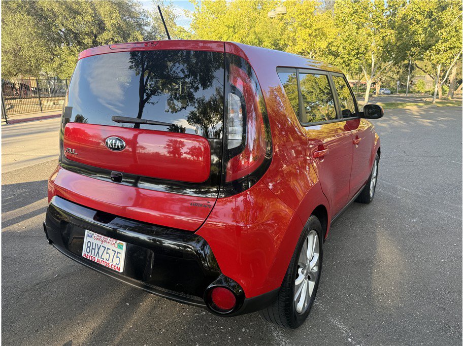 Used 2016 Kia Soul + FWD image 5