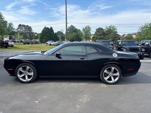 Used 2016 Dodge Challenger SXT w/ Super Sport Group (SS/T) RWD image 4