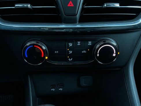 Used 2025 Buick Encore GX Preferred image 26