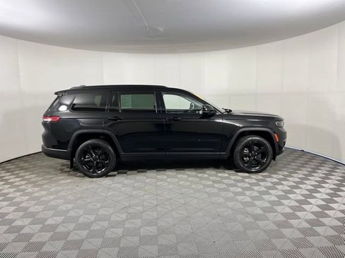 Used 2023 Jeep Grand Cherokee L Limited w/ Black Appearance Package image 8