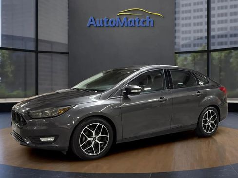 Used 2018 Ford Focus SEL image 4