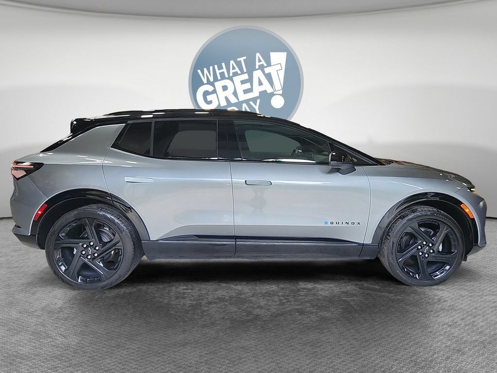 Certified 2026 Chevrolet Equinox EV RS w/ Convenience Package II AWD/4WD image 2