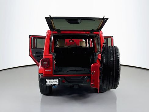Used 2023 Jeep Wrangler Unlimited Sahara w/ Cold Weather Group AWD/4WD image 19