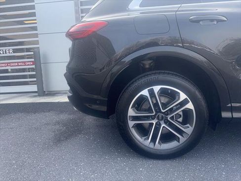 Used 2025 Audi Q5 Premium w/ 19" Wheel Package AWD/4WD image 7