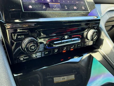 New 2025 Jeep Grand Cherokee Laredo w/ Trailer Tow Package image 3