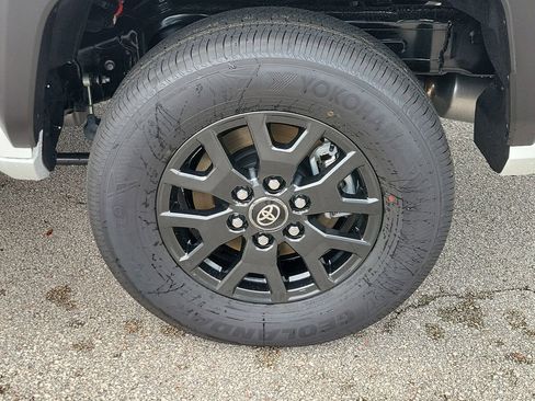 New 2026 Toyota 4Runner SR5 image 5