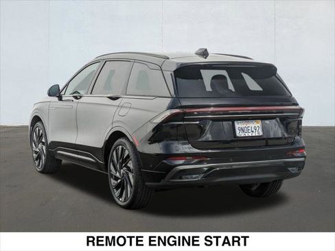 Used 2024 Lincoln Nautilus Reserve w/ Jet Appearance Package (87T) image 3