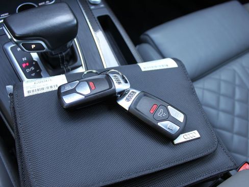 Used 2019 Audi SQ5 Premium Plus w/ Premium Plus Package image 27