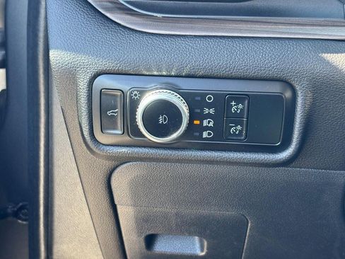 Used 2023 Ford Explorer Limited w/ Limited Technology Package image 19