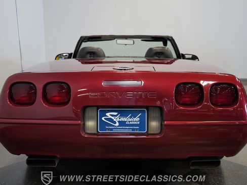 Used 1995 Chevrolet Corvette Convertible RWD image 11