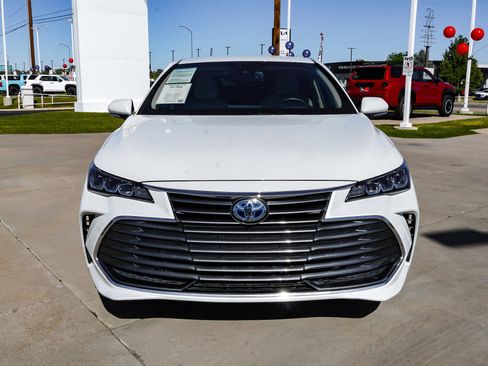 Certified 2021 Toyota Avalon XLE FWD image 3