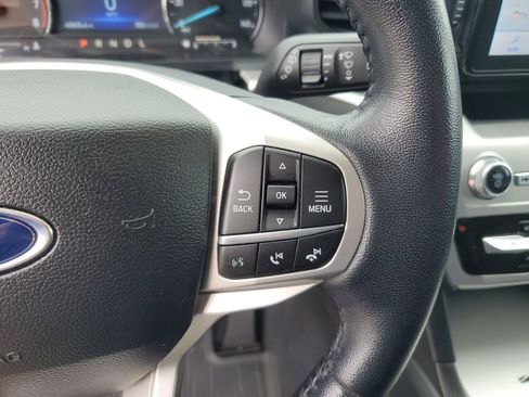 Used 2022 Ford Explorer XLT image 19