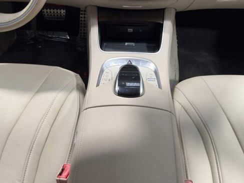 Used 2017 Mercedes-Benz S 550 Sedan image 20