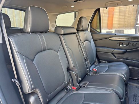 Used 2023 Honda Pilot Elite image 40