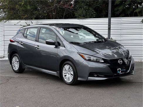 Used 2025 Nissan Leaf S FWD image 6